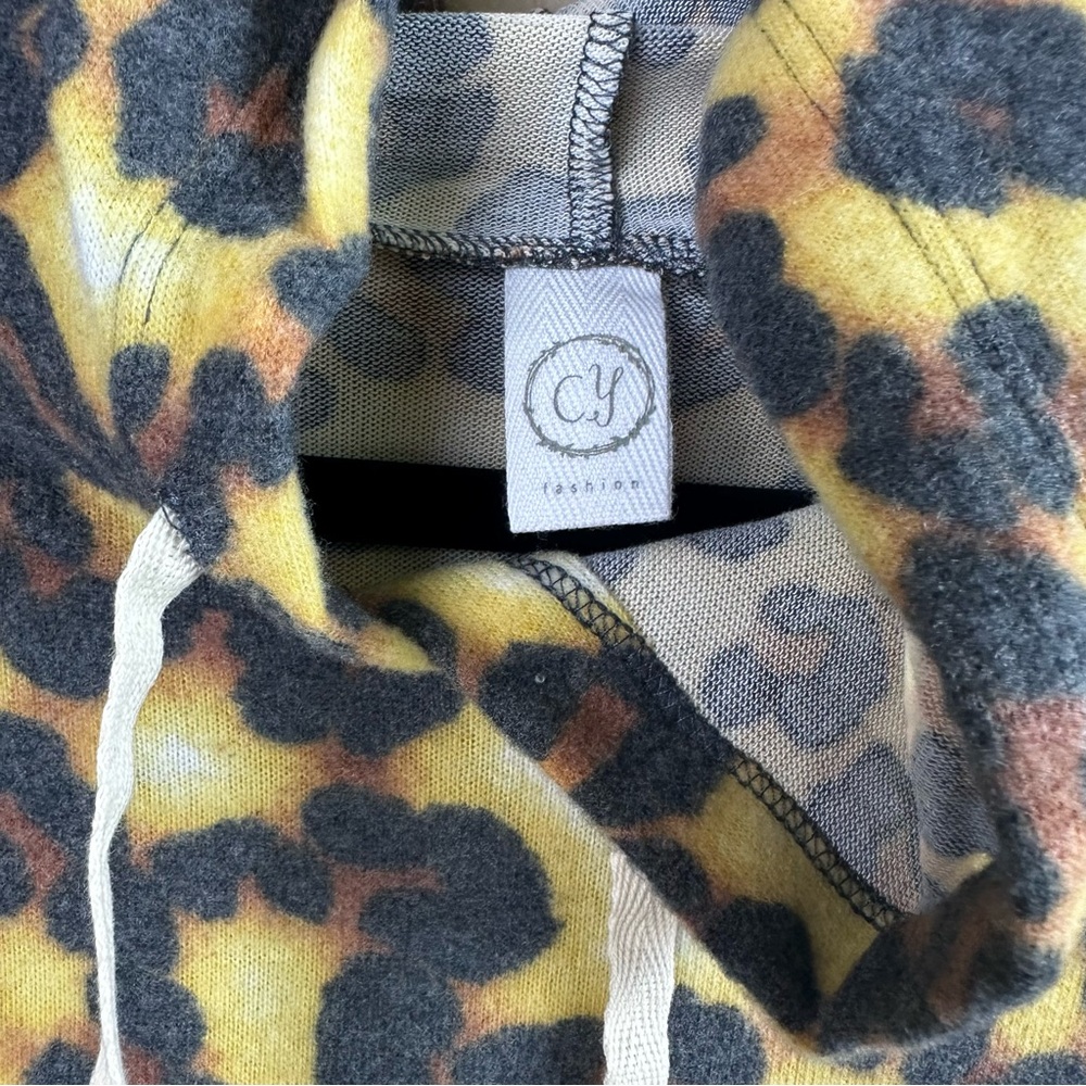 Leopard Print Drawstring Hoodie - Picture 3 of 6